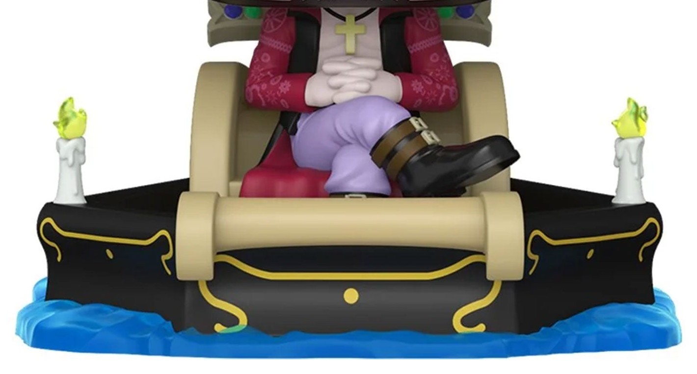 Detalle del Funko Pop Mihawk con el barco Hitsugibune, las velas de llama verde y la base de agua azul