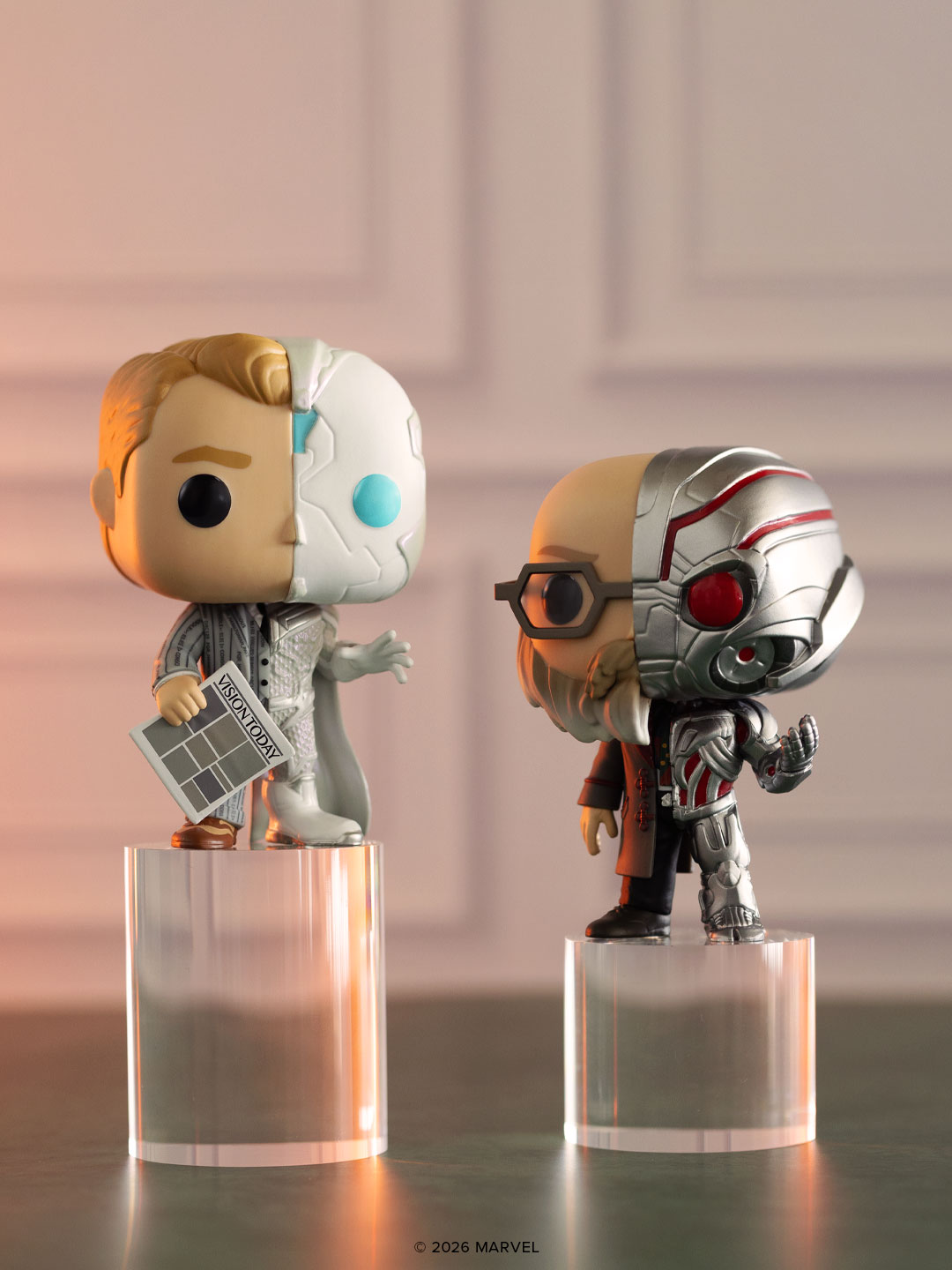 Funko Pop VisionQuest Chile: The Vision #1650 y Ultron #1652 sobre bases transparentes